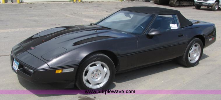 image for item J1760 1988 Chevrolet Corvette convertible