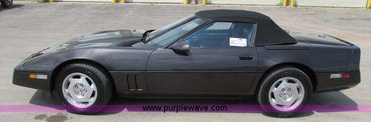 image for item J1760 1988 Chevrolet Corvette convertible