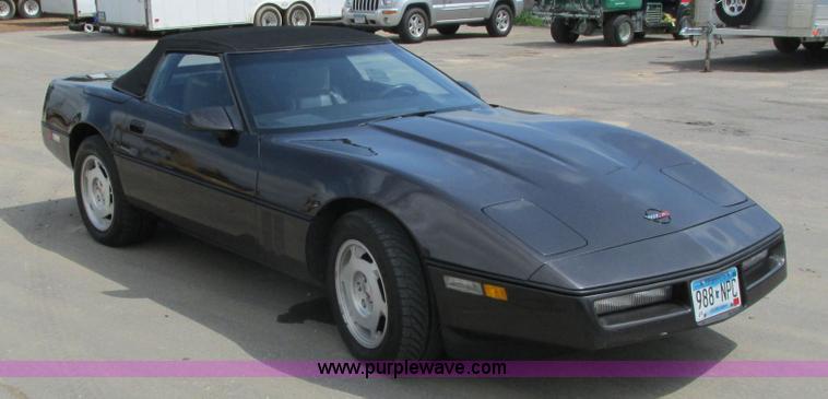 image for item J1760 1988 Chevrolet Corvette convertible