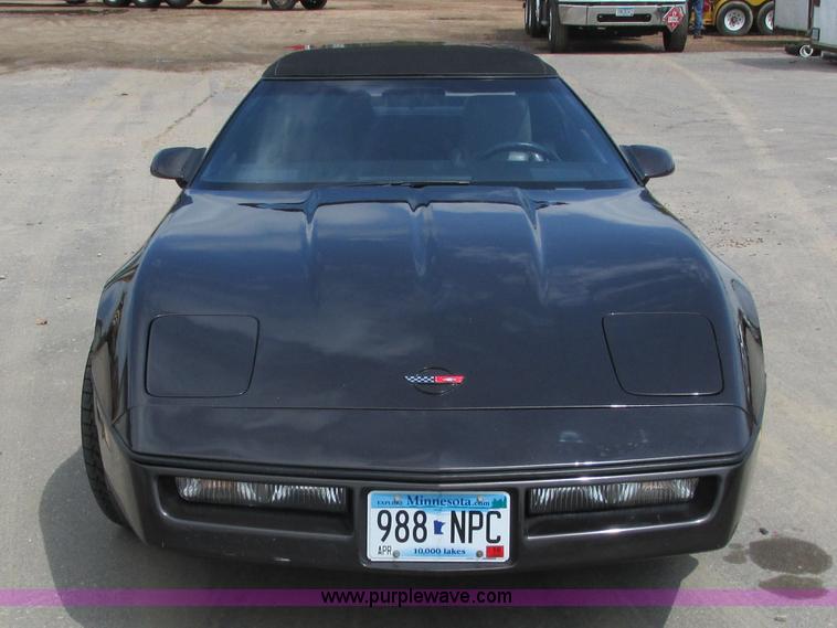 image for item J1760 1988 Chevrolet Corvette convertible