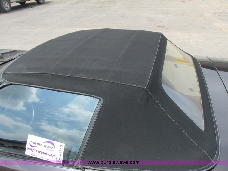 image for item J1760 1988 Chevrolet Corvette convertible