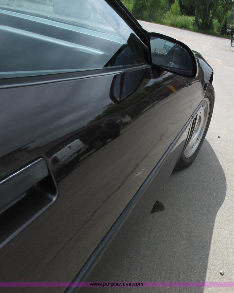 image for item J1760 1988 Chevrolet Corvette convertible