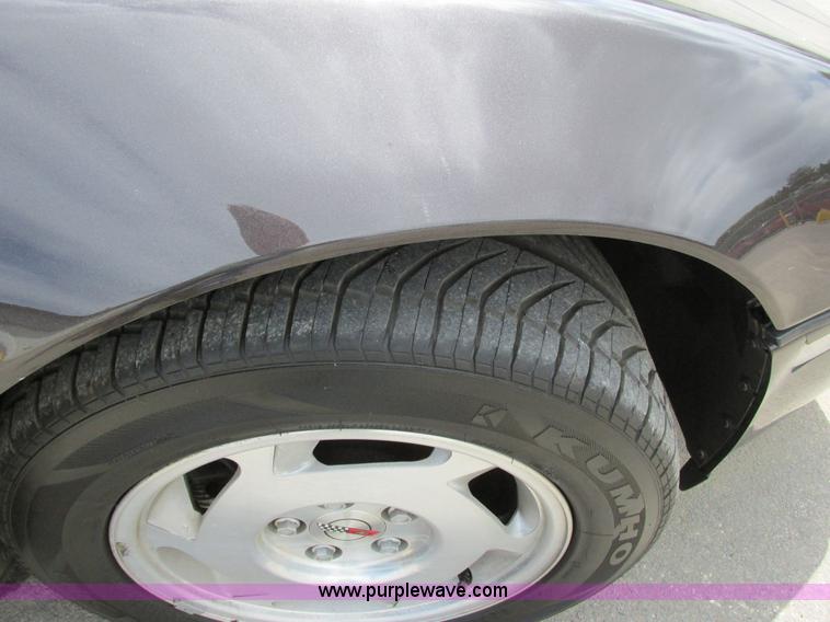 image for item J1760 1988 Chevrolet Corvette convertible