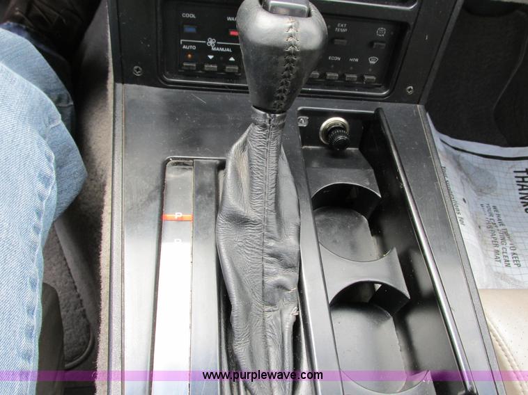 image for item J1760 1988 Chevrolet Corvette convertible