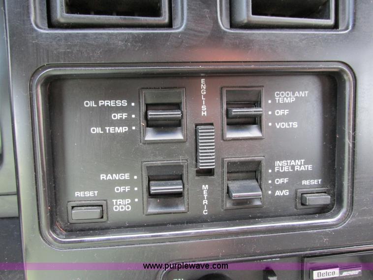 image for item J1760 1988 Chevrolet Corvette convertible