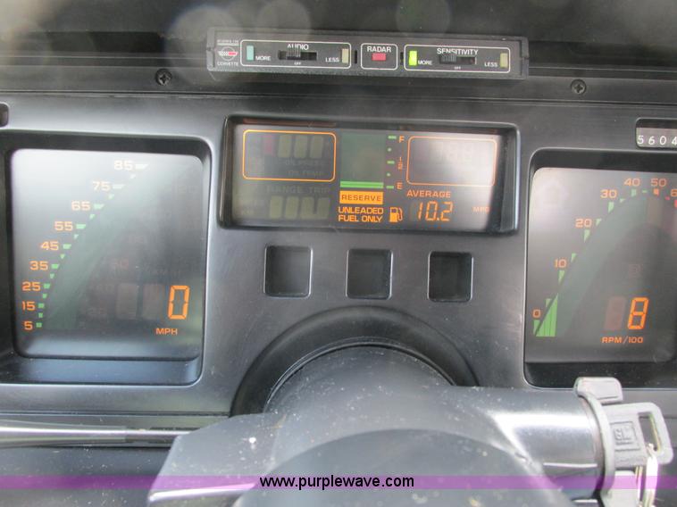 image for item J1760 1988 Chevrolet Corvette convertible