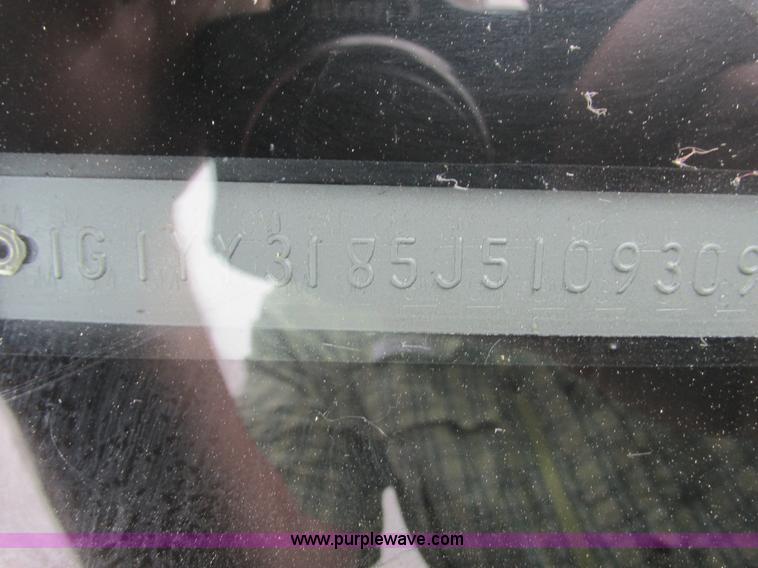 image for item J1760 1988 Chevrolet Corvette convertible