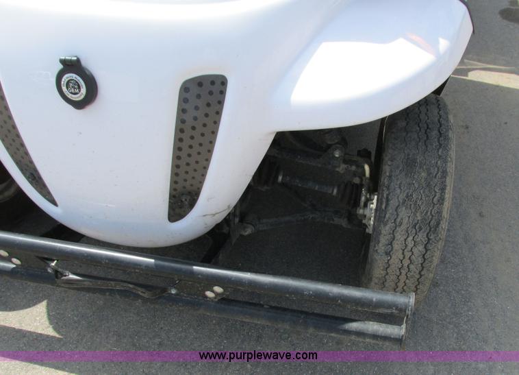 image for item J1761 2008 Gem Car Gem El electric utility cart