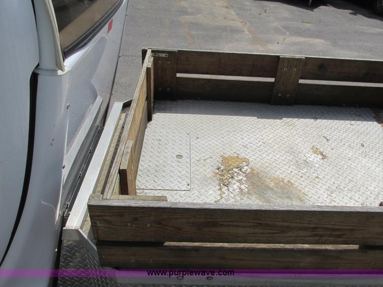 image for item J1761 2008 Gem Car Gem El electric utility cart