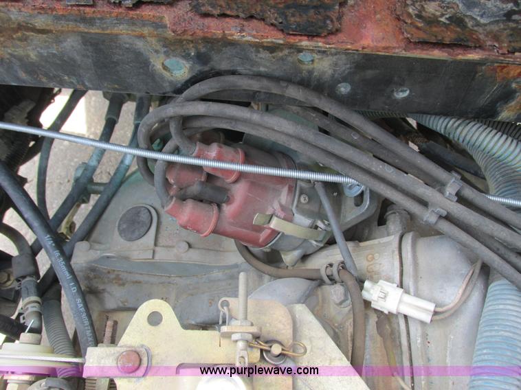 image for item J1763 2002 Cushman Spraytek self-propelled sprayer