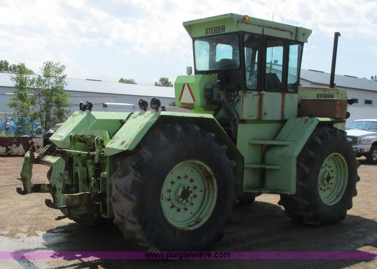 image for item J1764 1974 Steiger Bearcat II 4WD tractor