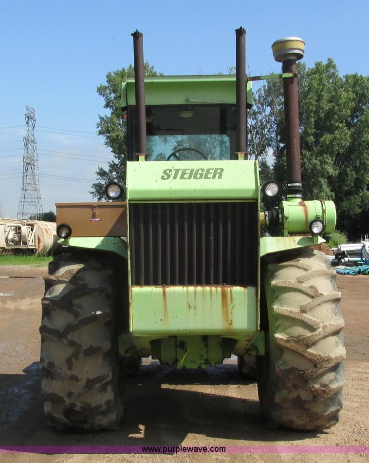 image for item J1764 1974 Steiger Bearcat II 4WD tractor