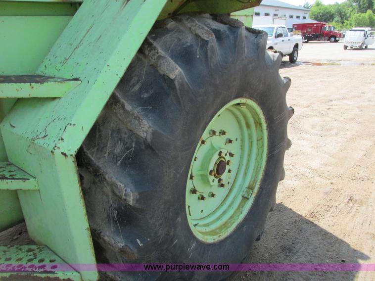 image for item J1764 1974 Steiger Bearcat II 4WD tractor