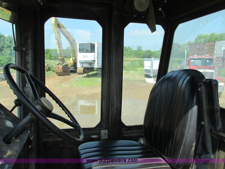 image for item J1764 1974 Steiger Bearcat II 4WD tractor