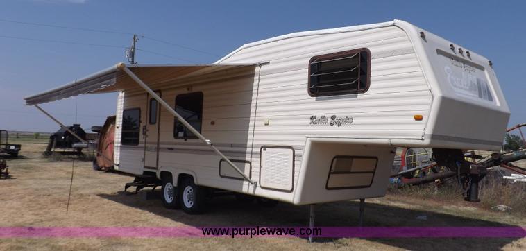 image for item J6940 1988 Ex-Cel Knoble Esquire camper