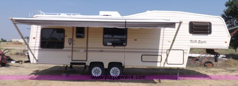 image for item J6940 1988 Ex-Cel Knoble Esquire camper