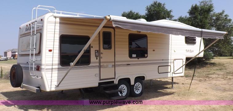 image for item J6940 1988 Ex-Cel Knoble Esquire camper