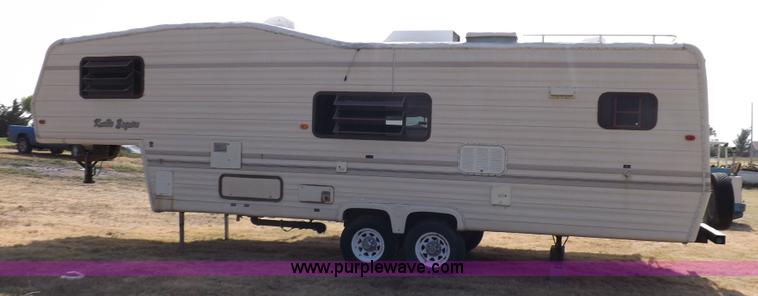 image for item J6940 1988 Ex-Cel Knoble Esquire camper