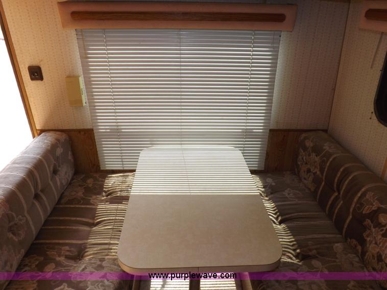 image for item J6940 1988 Ex-Cel Knoble Esquire camper