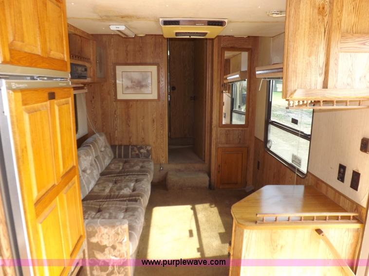 image for item J6940 1988 Ex-Cel Knoble Esquire camper