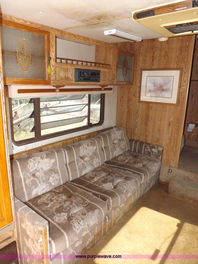 image for item J6940 1988 Ex-Cel Knoble Esquire camper