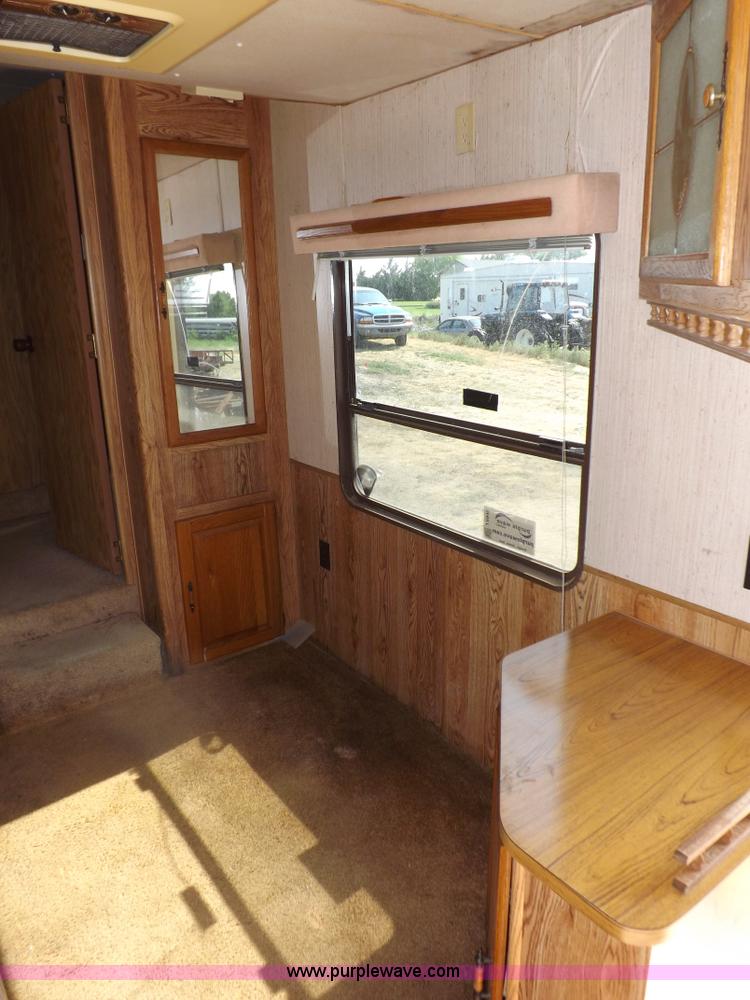 image for item J6940 1988 Ex-Cel Knoble Esquire camper