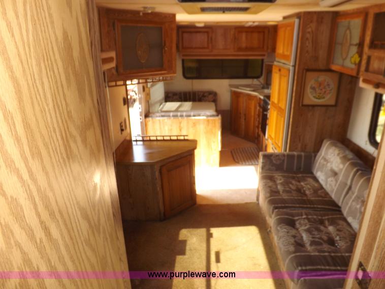 image for item J6940 1988 Ex-Cel Knoble Esquire camper