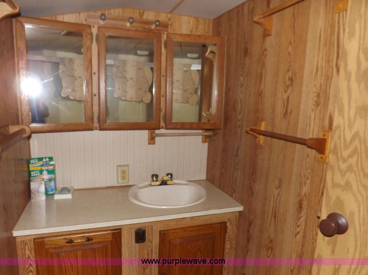 image for item J6940 1988 Ex-Cel Knoble Esquire camper