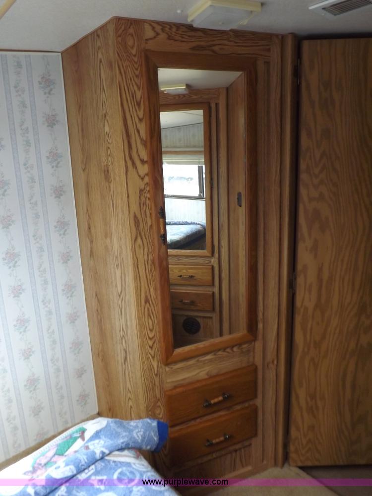 image for item J6940 1988 Ex-Cel Knoble Esquire camper