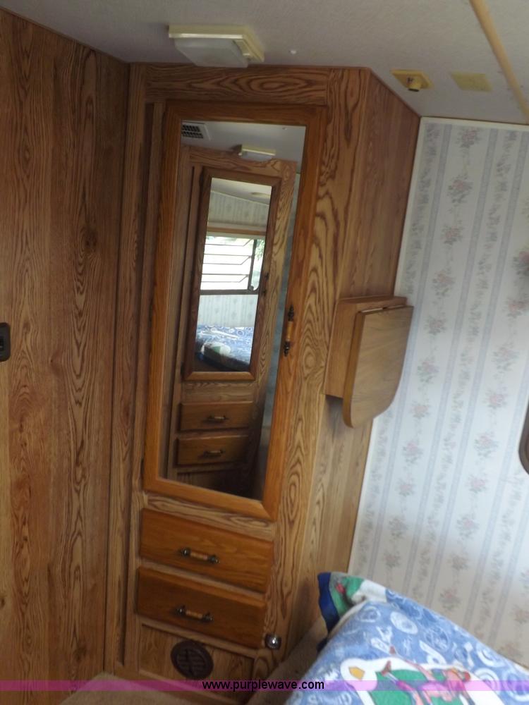 image for item J6940 1988 Ex-Cel Knoble Esquire camper