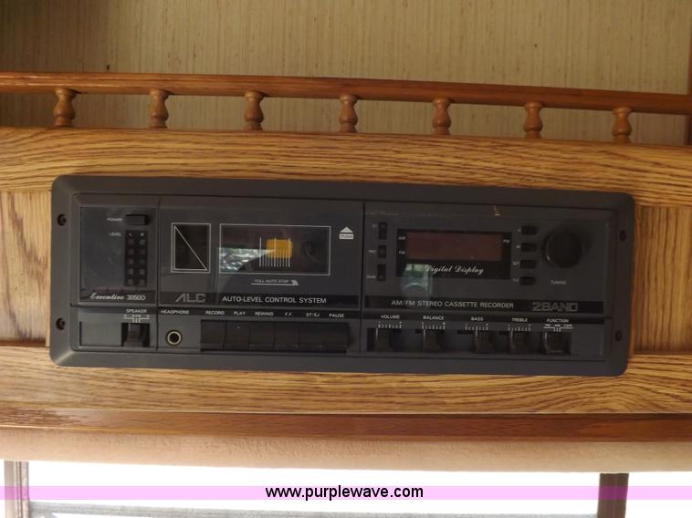 image for item J6940 1988 Ex-Cel Knoble Esquire camper