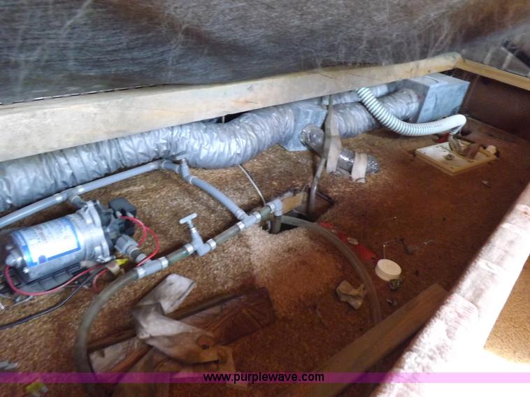 image for item J6940 1988 Ex-Cel Knoble Esquire camper