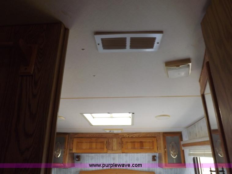 image for item J6940 1988 Ex-Cel Knoble Esquire camper