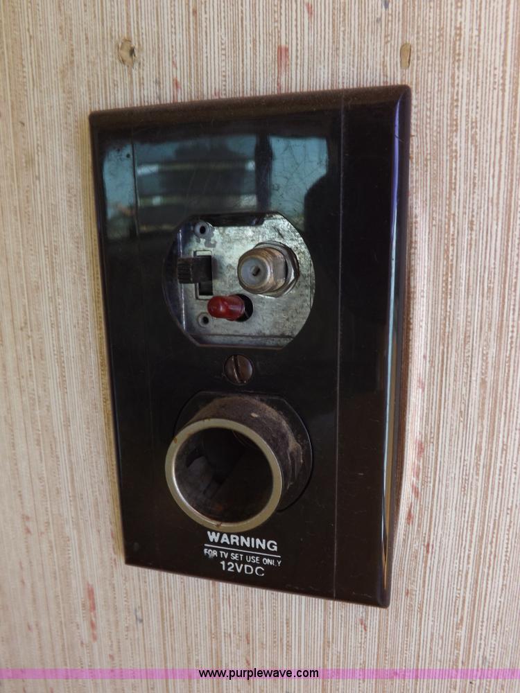 image for item J6940 1988 Ex-Cel Knoble Esquire camper