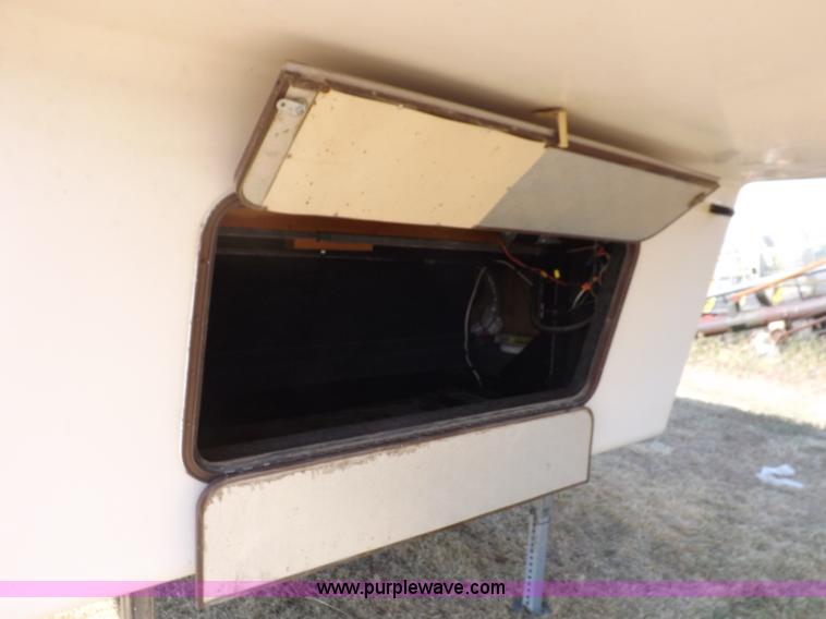 image for item J6940 1988 Ex-Cel Knoble Esquire camper