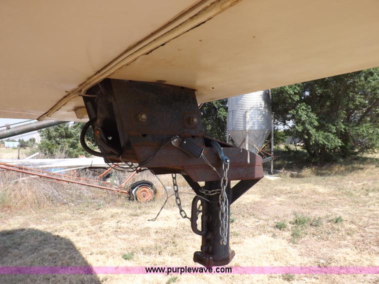 image for item J6940 1988 Ex-Cel Knoble Esquire camper