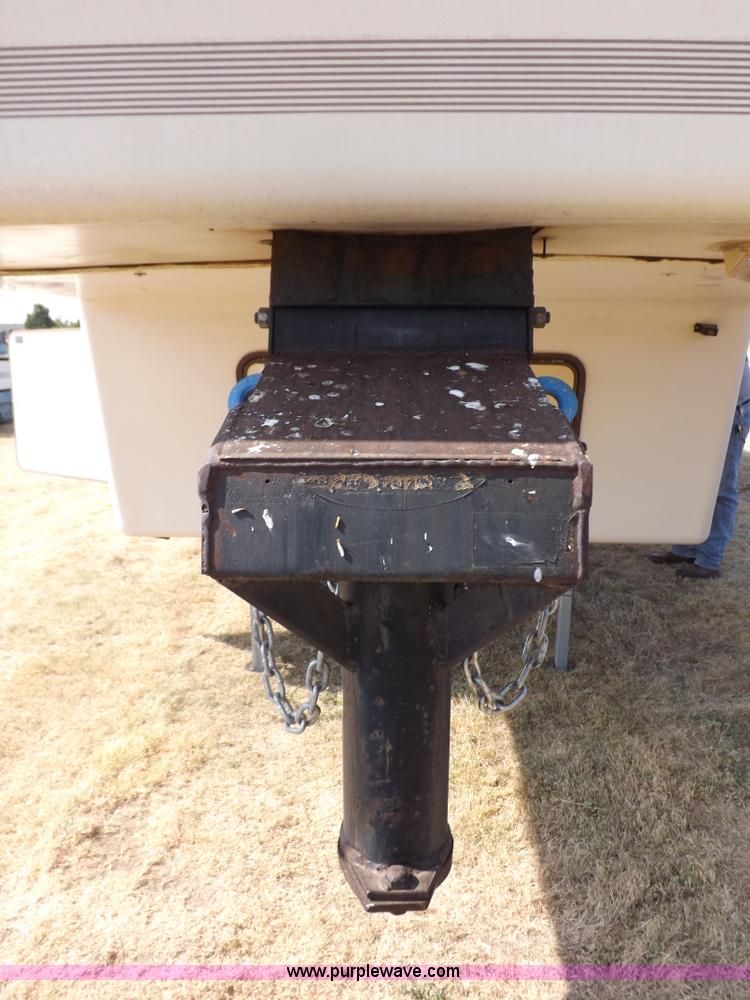 image for item J6940 1988 Ex-Cel Knoble Esquire camper