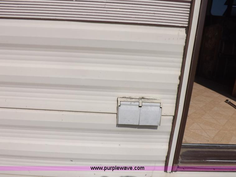 image for item J6940 1988 Ex-Cel Knoble Esquire camper