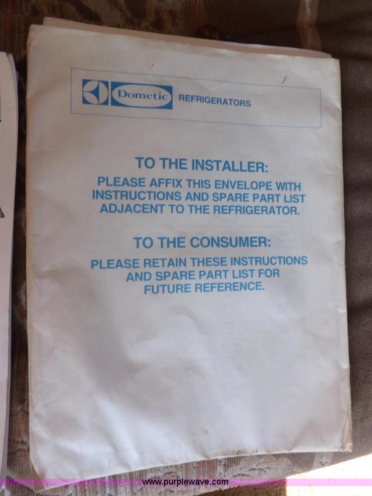 image for item J6940 1988 Ex-Cel Knoble Esquire camper