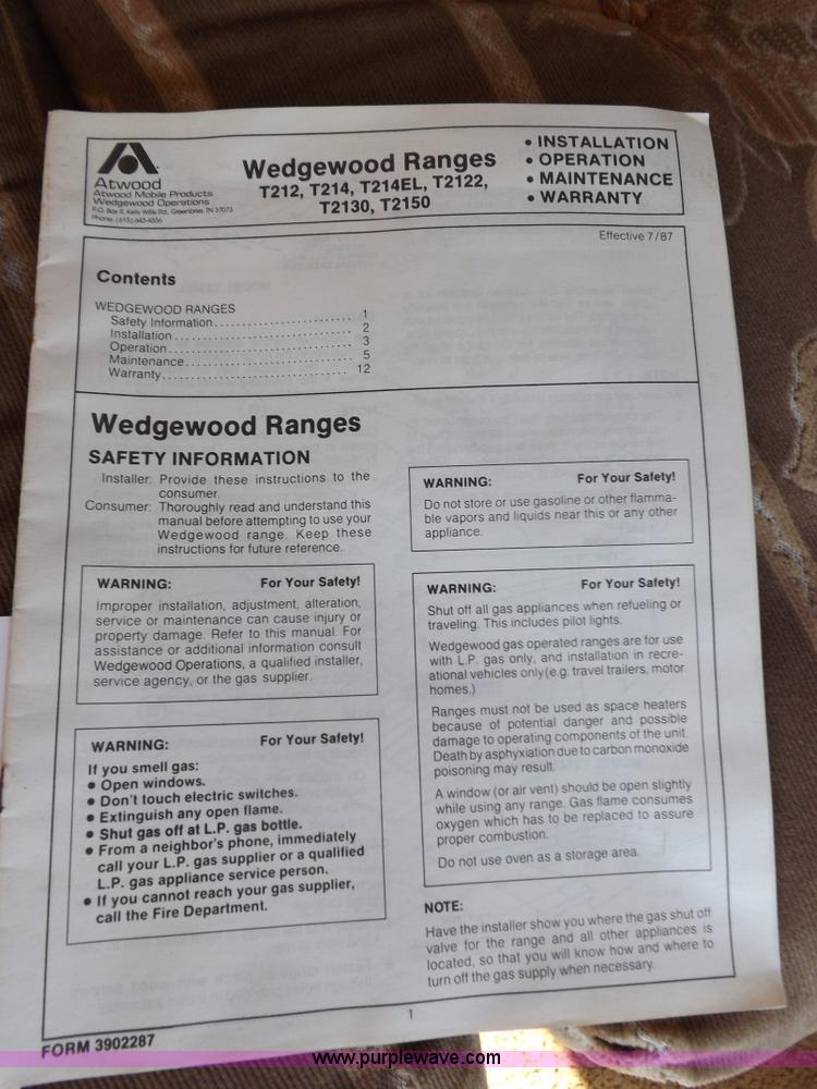 image for item J6940 1988 Ex-Cel Knoble Esquire camper