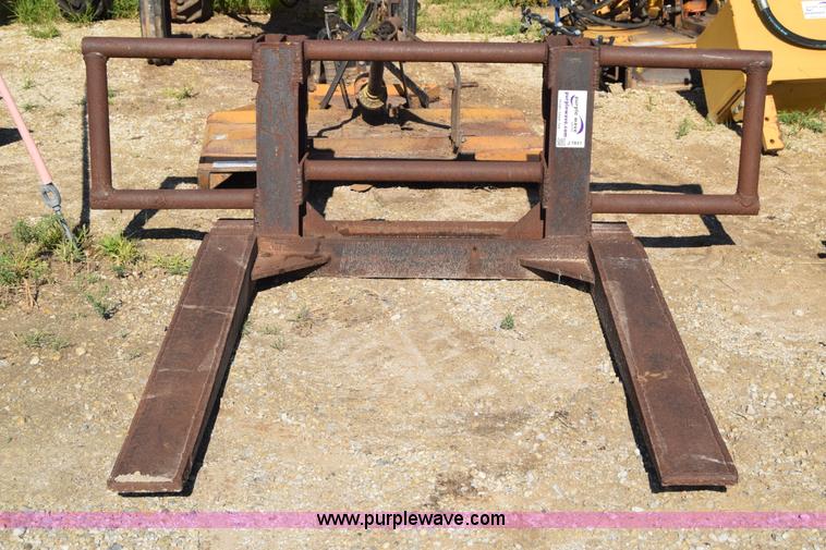 image for item J7841 Loader forks