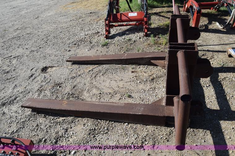 image for item J7841 Loader forks