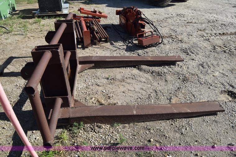 image for item J7841 Loader forks