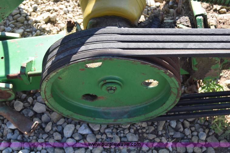 image for item J7842 John Deere disc mower
