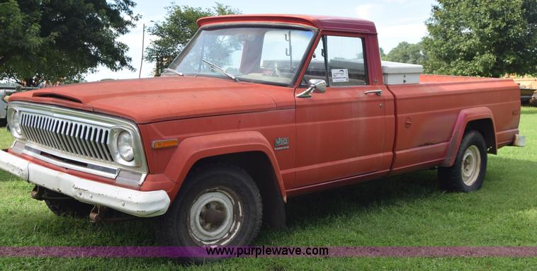 image for item J7878 1974 Jeep J10 pickup truck