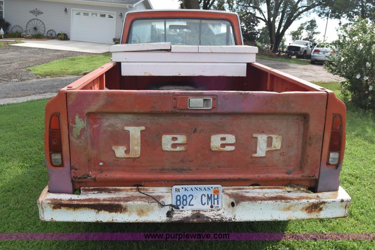 image for item J7878 1974 Jeep J10 pickup truck