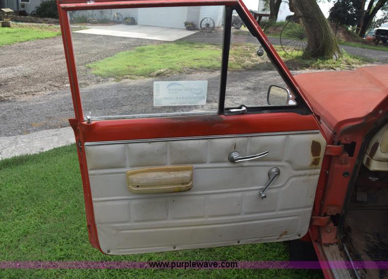 image for item J7878 1974 Jeep J10 pickup truck