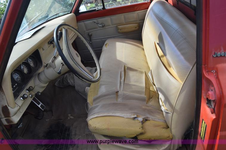 image for item J7878 1974 Jeep J10 pickup truck