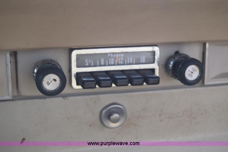 image for item J7878 1974 Jeep J10 pickup truck