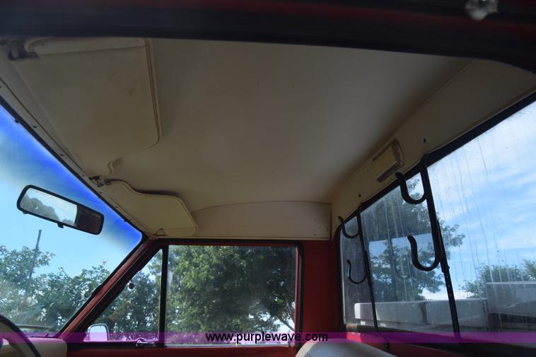 image for item J7878 1974 Jeep J10 pickup truck